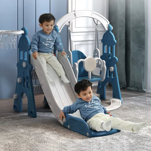 Dječje igralište s toboganom i ljuljačkom